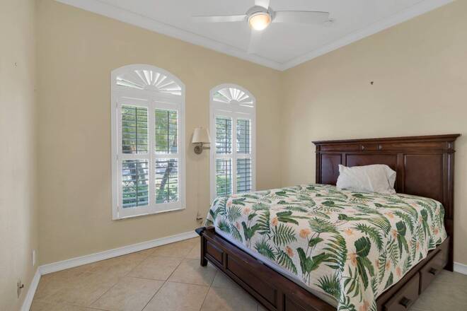5411 Place Lake Dr, Fort Pierce, FL 34951