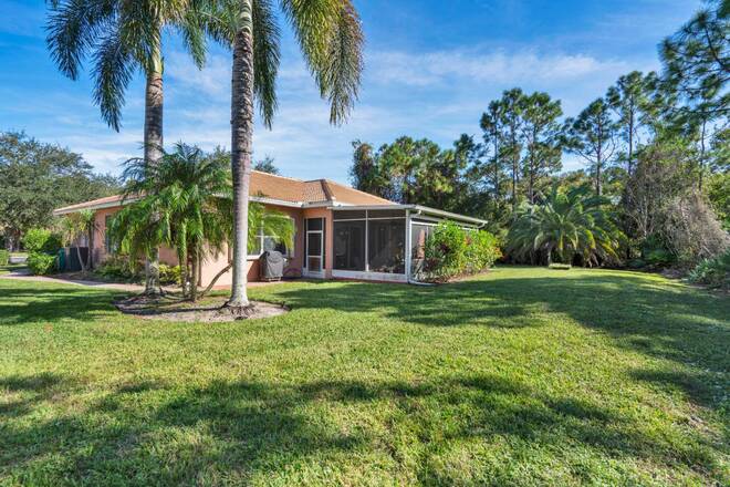 5411 Place Lake Dr, Fort Pierce, FL 34951