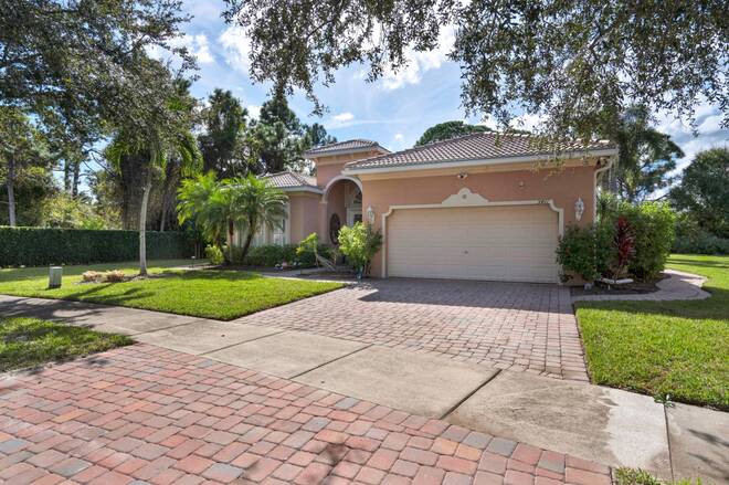 5411 Place Lake Dr, Fort Pierce, FL 34951