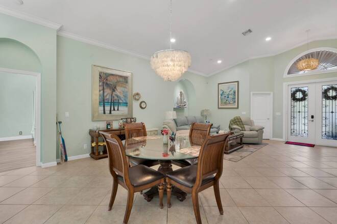 5411 Place Lake Dr, Fort Pierce, FL 34951