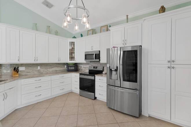 5411 Place Lake Dr, Fort Pierce, FL 34951