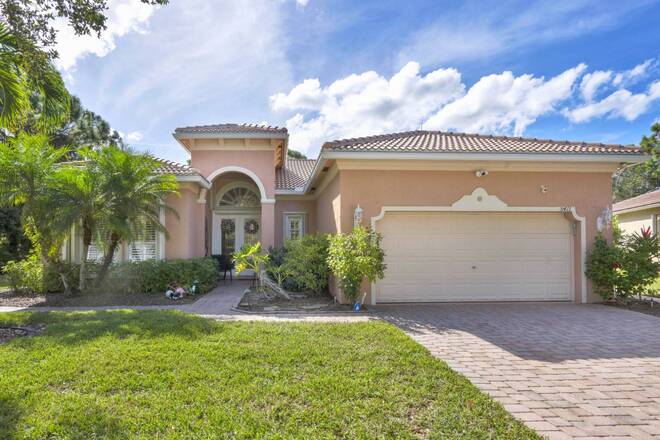 5411 Place Lake Dr, Fort Pierce, FL 34951