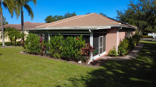 5411 Place Lake Dr, Fort Pierce, FL 34951