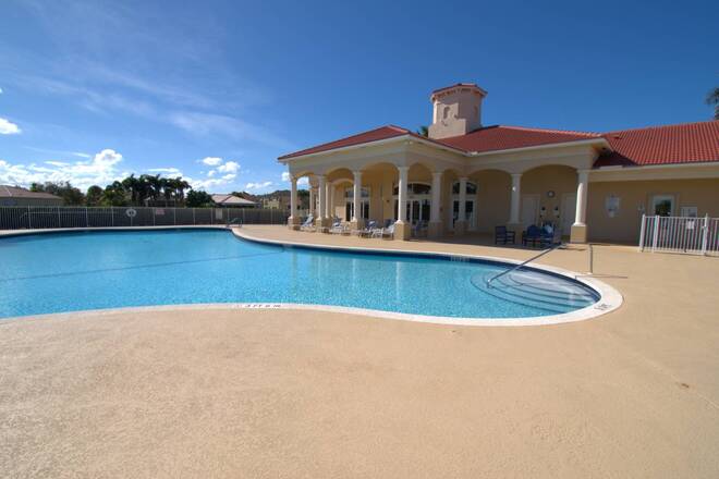 5411 Place Lake Dr, Fort Pierce, FL 34951