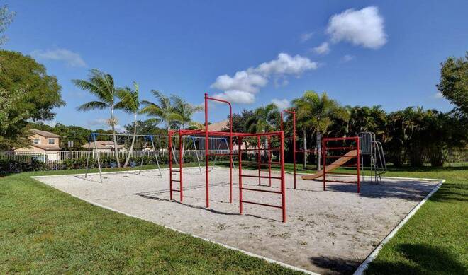 5411 Place Lake Dr, Fort Pierce, FL 34951