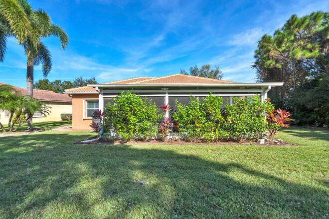 5411 Place Lake Dr, Fort Pierce, FL 34951