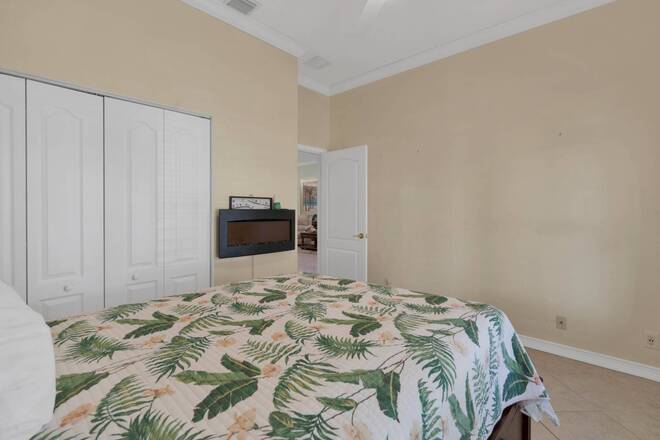 5411 Place Lake Dr, Fort Pierce, FL 34951