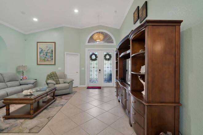 5411 Place Lake Dr, Fort Pierce, FL 34951