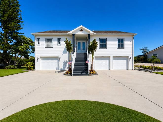 914 Birdie Way, Apollo Beach, FL 33572