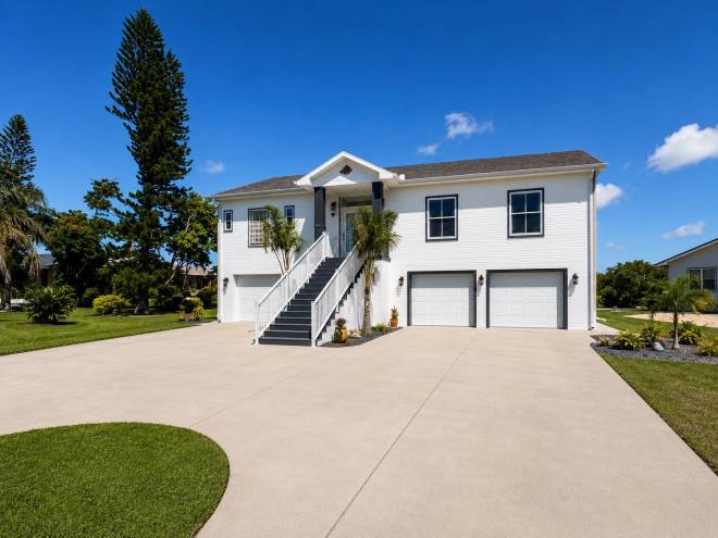 914 Birdie Way, Apollo Beach, FL 33572
