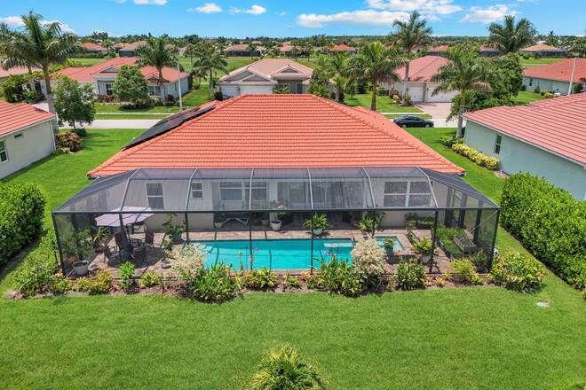 18725 Lake Hammock Dr, Naples, FL 34114