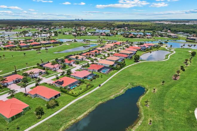 18725 Lake Hammock Dr, Naples, FL 34114