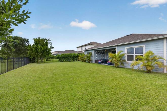 1201 Harvester Crossing, Loxahatchee, FL 33470