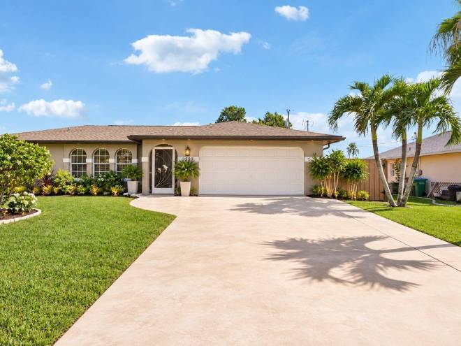 139  SE 30th St, Cape Coral, FL 33904