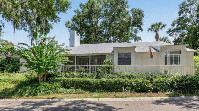 21 Townhill Dr, Eustis, FL 32726