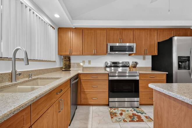 21 Townhill Dr, Eustis, FL 32726