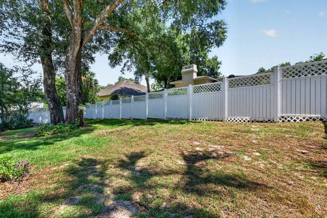 21 Townhill Dr, Eustis, FL 32726