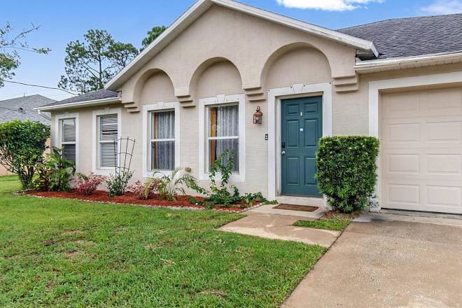 30 Ryder Dr, Palm Coast, FL 32164