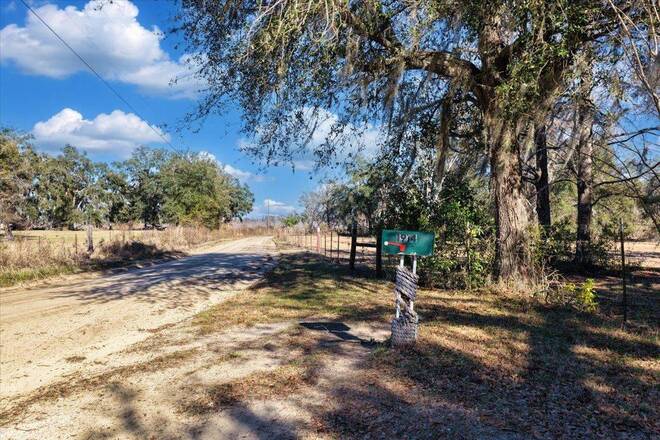 1914 SW Jim Clark Rd, Madison, FL 32340