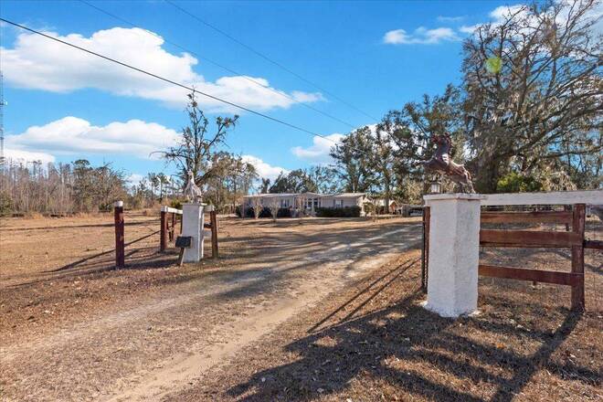 1914 SW Jim Clark Rd, Madison, FL 32340