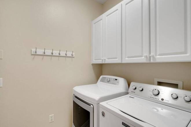 684 Grasslands Village Cir, Lakeland, FL 33803