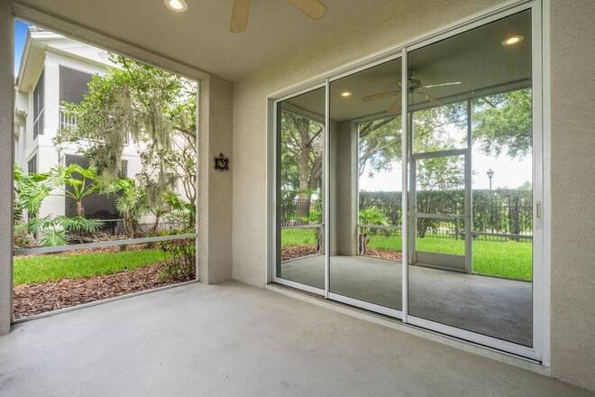 684 Grasslands Village Cir, Lakeland, FL 33803