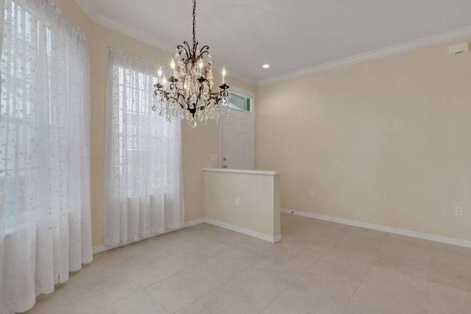 684 Grasslands Village Cir, Lakeland, FL 33803