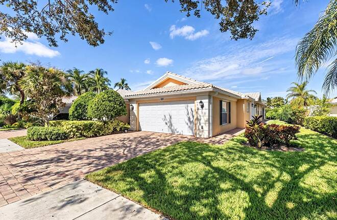 7373 Emilia Ln, Naples, FL 34114