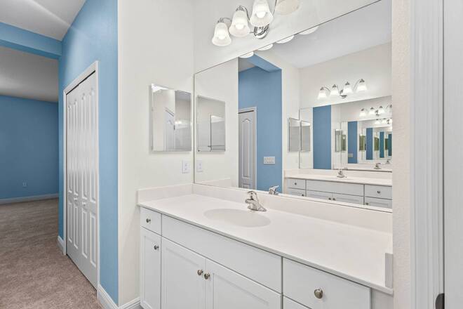 11579 Okaloosa Dr., Venice, FL 34293