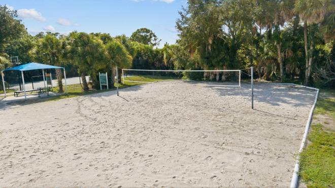 11579 Okaloosa Dr., Venice, FL 34293