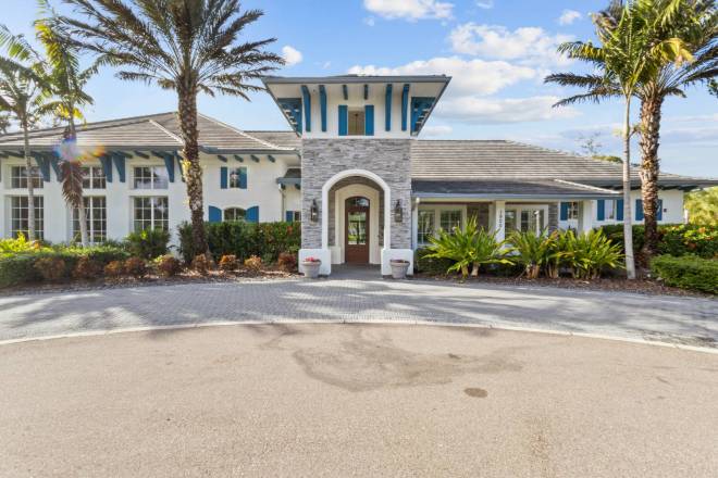 11579 Okaloosa Dr., Venice, FL 34293