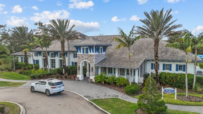 11579 Okaloosa Dr., Venice, FL 34293