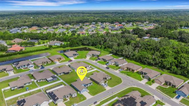 220 Heritage Park Ln, Mulberry, FL 33860