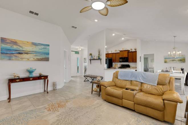 220 Heritage Park Ln, Mulberry, FL 33860