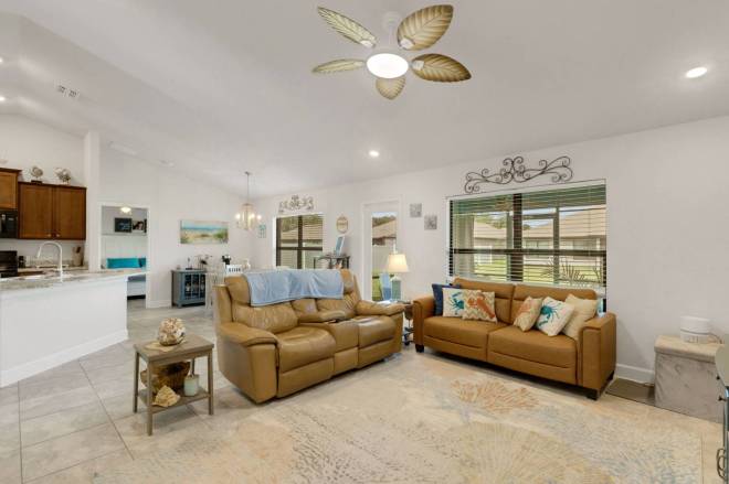 220 Heritage Park Ln, Mulberry, FL 33860