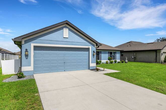220 Heritage Park Ln, Mulberry, FL 33860