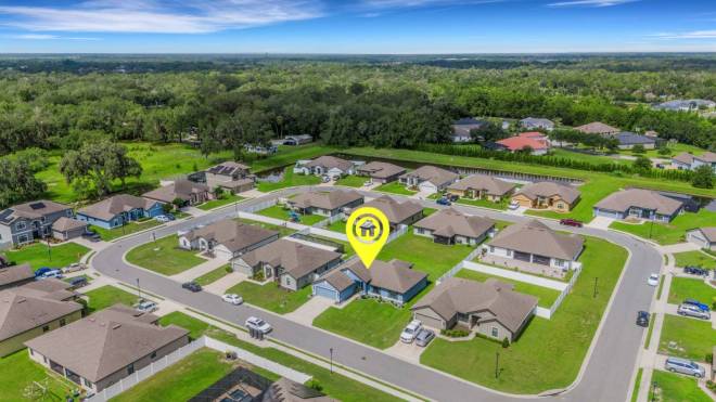 220 Heritage Park Ln, Mulberry, FL 33860