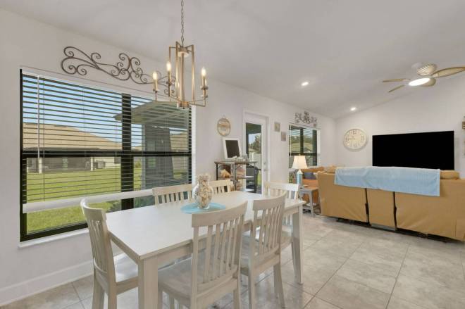 220 Heritage Park Ln, Mulberry, FL 33860