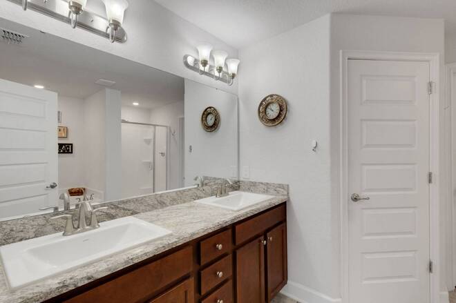 220 Heritage Park Ln, Mulberry, FL 33860