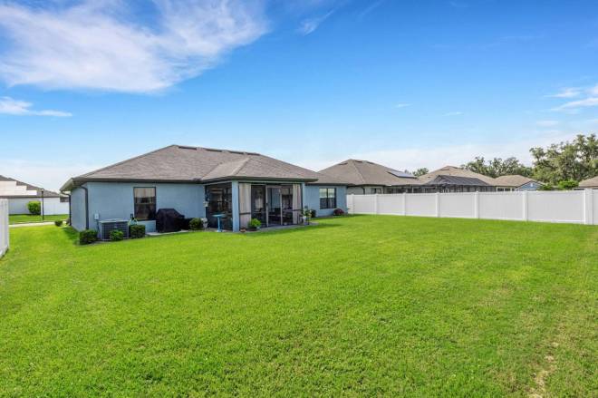 220 Heritage Park Ln, Mulberry, FL 33860