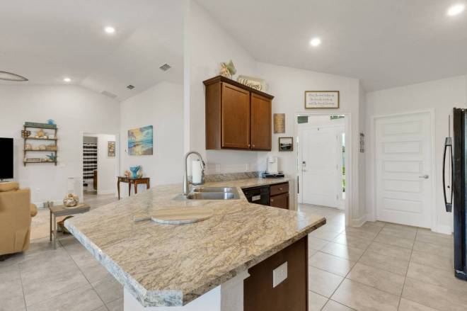 220 Heritage Park Ln, Mulberry, FL 33860