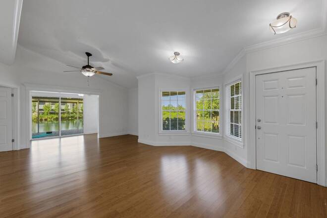 1154 Waterfall Ln, Lakeland, FL 33803