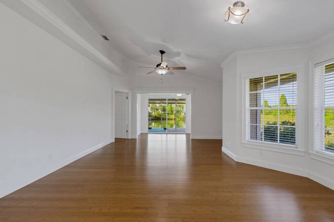 1154 Waterfall Ln, Lakeland, FL 33803