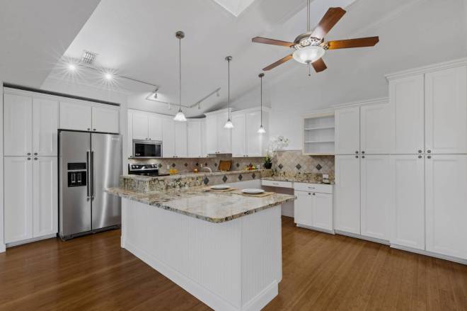 1154 Waterfall Ln, Lakeland, FL 33803