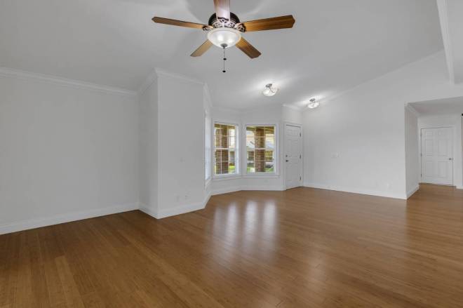 1154 Waterfall Ln, Lakeland, FL 33803