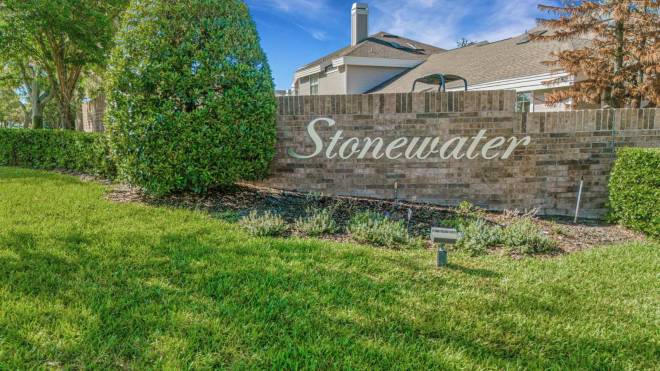 1154 Waterfall Ln, Lakeland, FL 33803