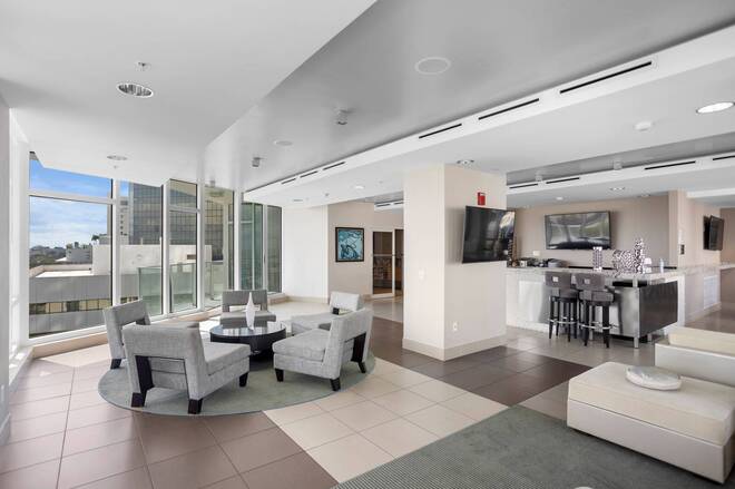 175 1st S St, #504, Saint Petersburg, FL 33701