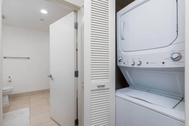 175 1st S St, #504, Saint Petersburg, FL 33701