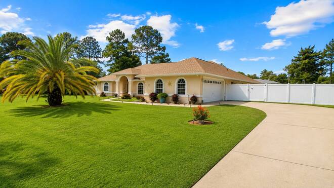 2 Barring Pl, Palm Coast, FL 32137