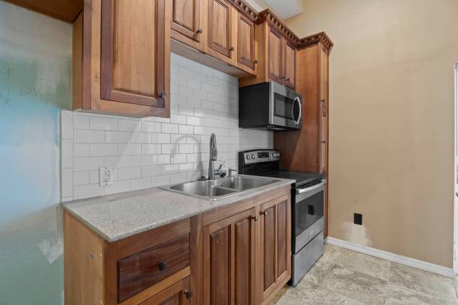 2087 Westbourne Dr, Oviedo, FL 32765